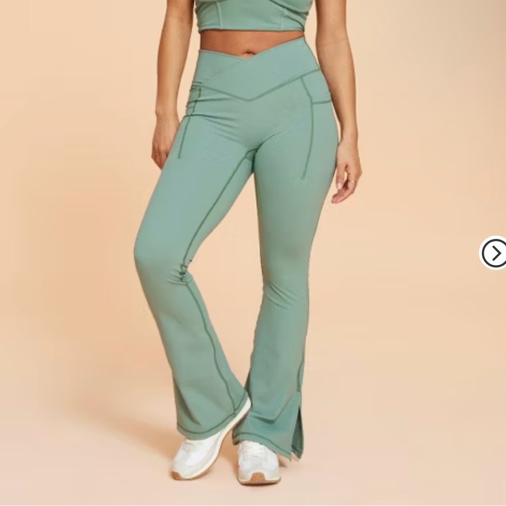 Blogilates Women's Crisscross High-Rise Flared Leggings